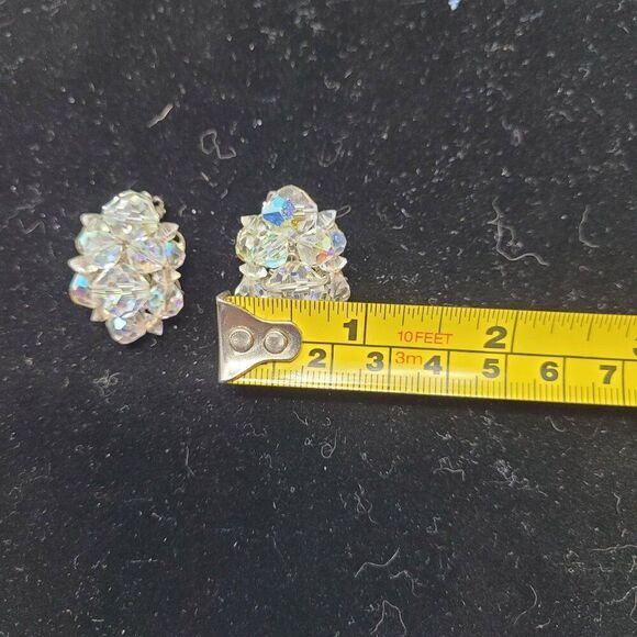 Vtg Crystal Cluster Clip-On Earrings Iridescent Aurora Borealis Collectible Gift - Picture 4 of 8